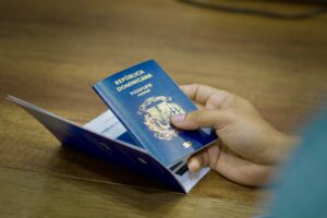 Pasaportes elimina requisito de acta de nacimiento para mayores de edad con nueva cédula de identidad